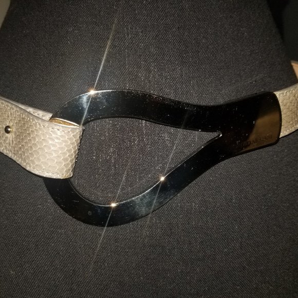 Giorgio Armani Accessories - NWOT🌷Armani Leather/Skin Belt - 42/105cm